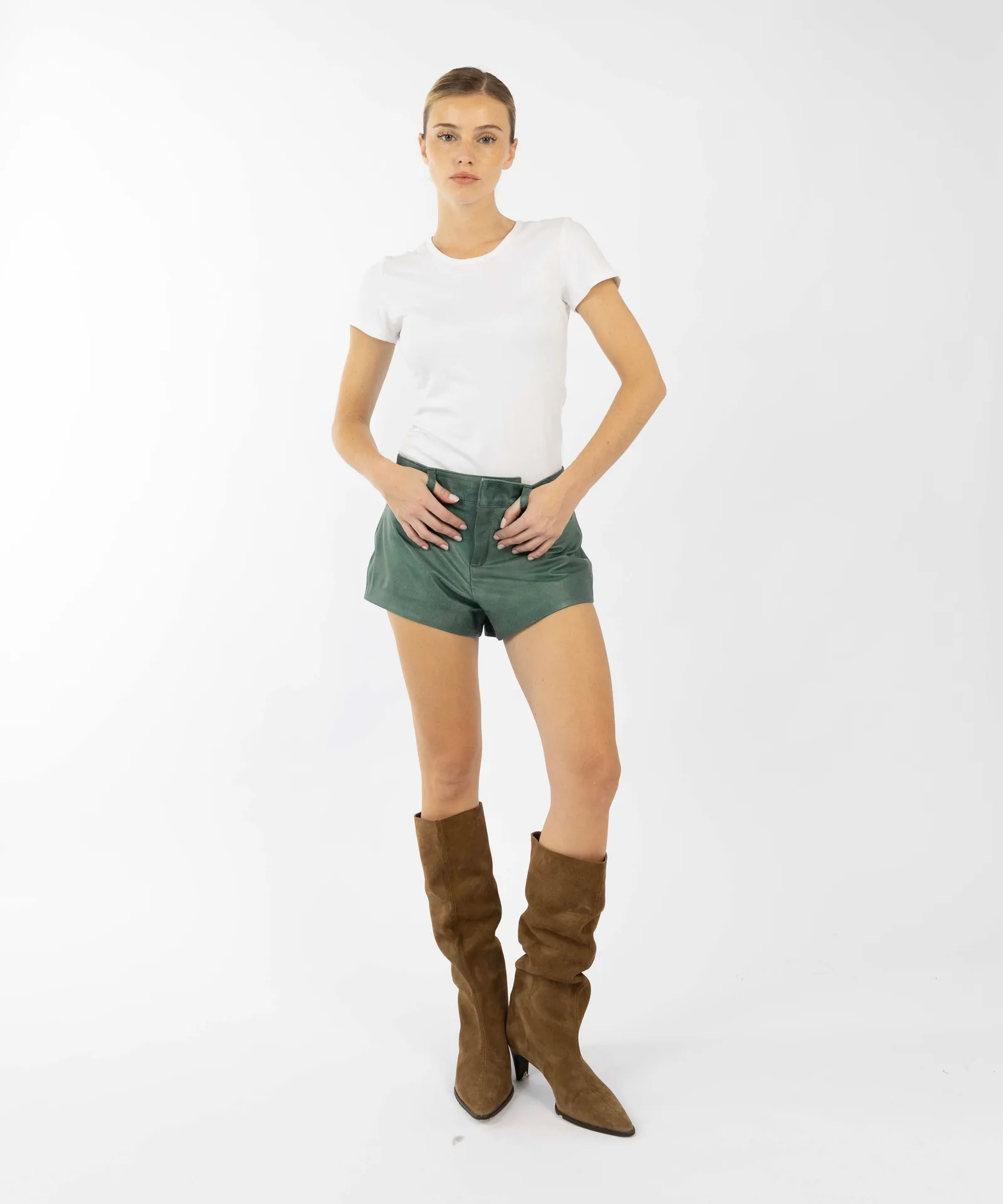 SHORT LIMA CUERO 2