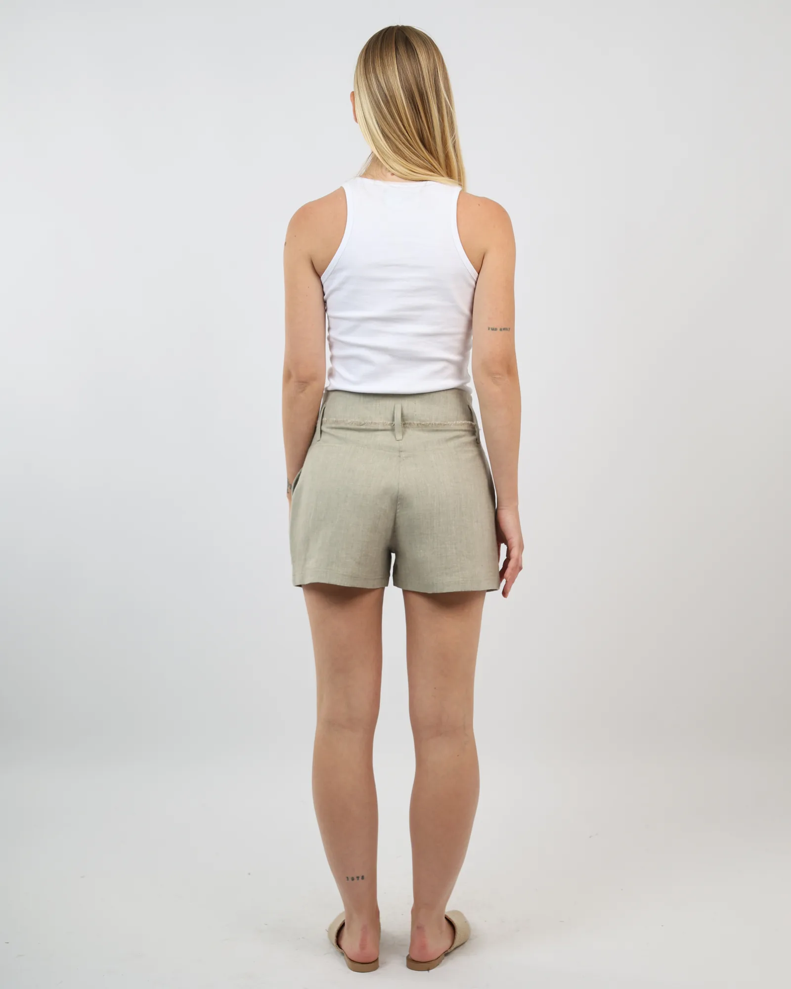 Short Dani 5