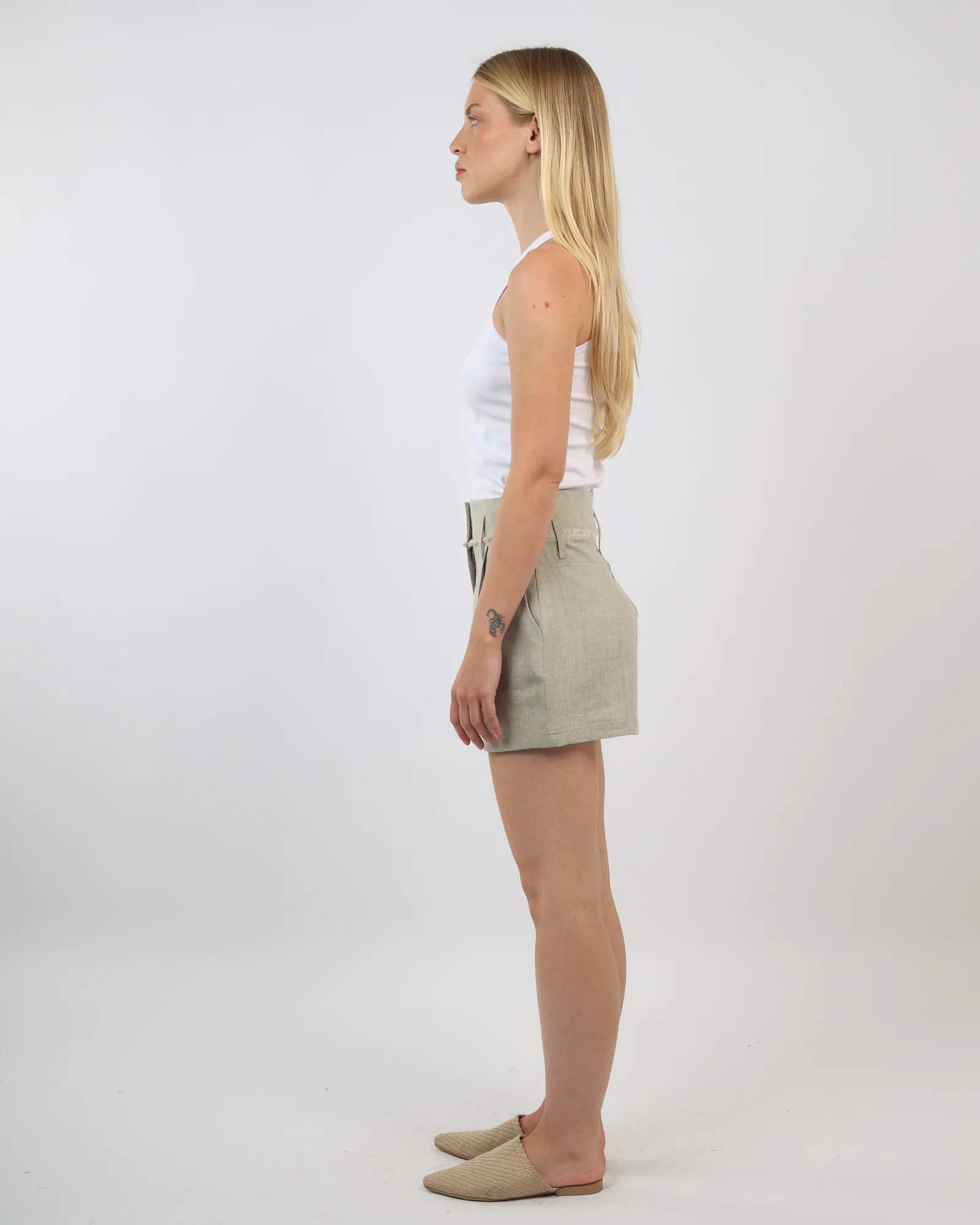 Short Dani 3