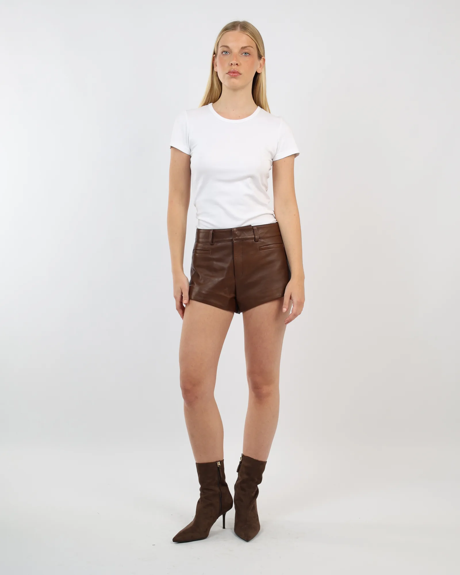 Short Lima Cuero 9