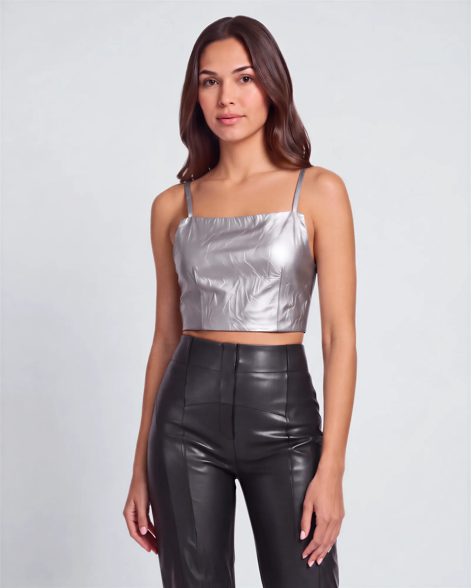 LEON Cropped Wrinkled Leather Strap Top – vista alternativa
